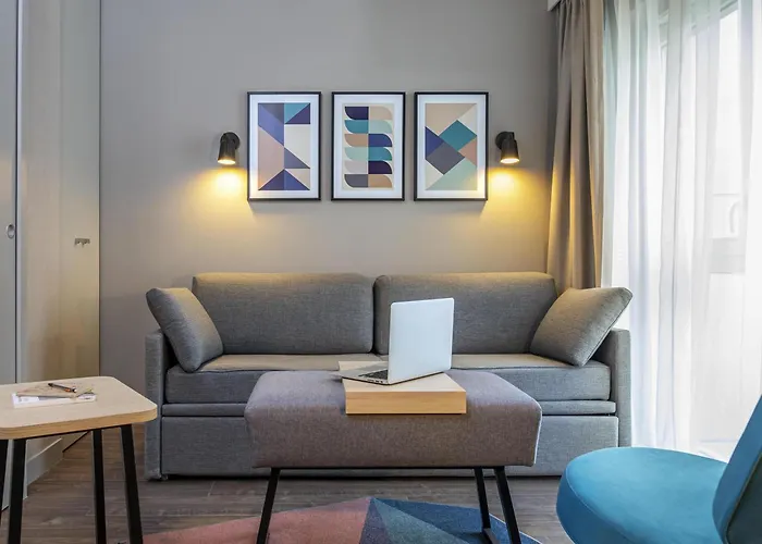 Adagio Centre Grand Place 4*